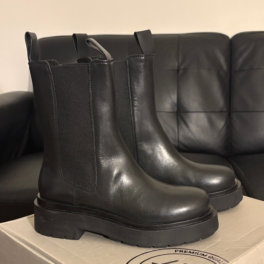 BRAND NEW IN BOX! H&M Black Leather Ankle Boots